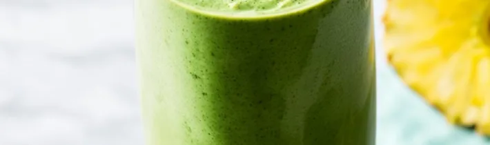 This Pineapple Green Dream Smoothie Only Looks High-Maintenance