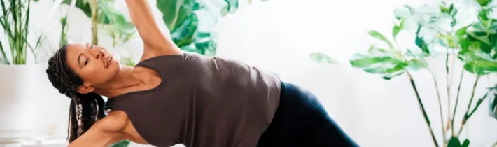 This Yoga-HIIT Hybrid Class is The Perfect At-Home Sweat Session